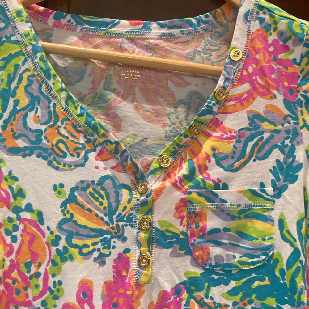 Lilly Pulitzer Multicolor Palmetto T-shirt Dress V-Neck 3/4 Sleeve Gold Buttons - Picture 4 of 5